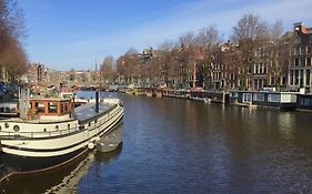Top-Notch Space Along Canal In Historic Centre